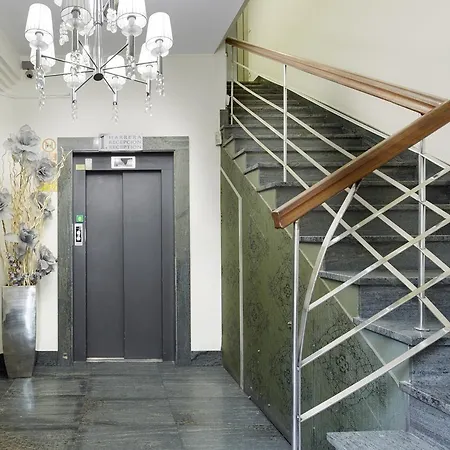 木斯卡广场酒店 招待所 扎鲁亚斯