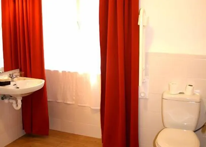 Musika Plaza Pensión *